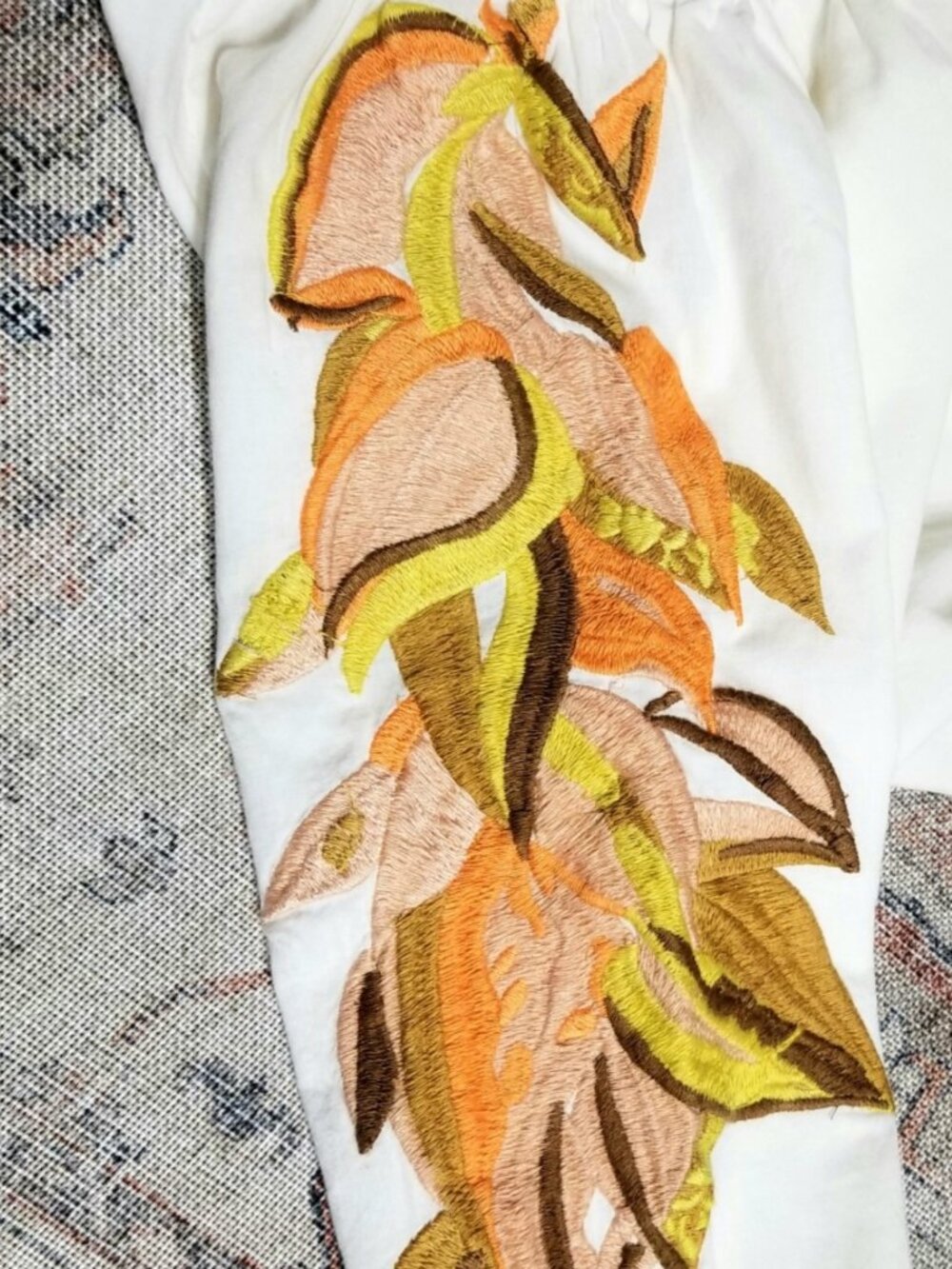 Tuchinda Designer Girls Hand-embroidered Dress Size 5 - Picture 6 of 8